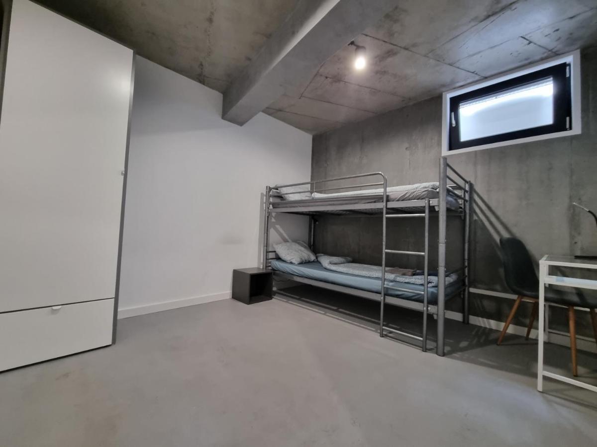 Industrialna Piwnica Hostel กดัญสก์ ภายนอก รูปภาพ