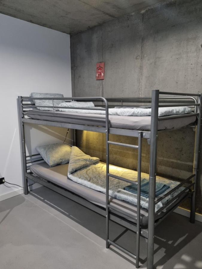 Industrialna Piwnica Hostel กดัญสก์ ภายนอก รูปภาพ