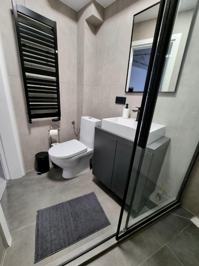 Industrialna Piwnica Hostel กดัญสก์ ภายนอก รูปภาพ