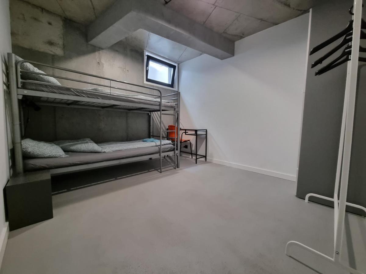 Industrialna Piwnica Hostel กดัญสก์ ภายนอก รูปภาพ